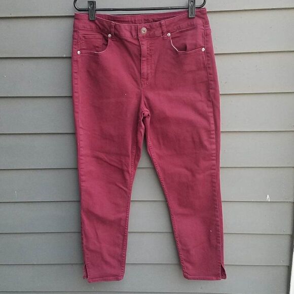 Maurices Red to Burgundy High Rise Jeans size 11/12 - Picture 1 of 7